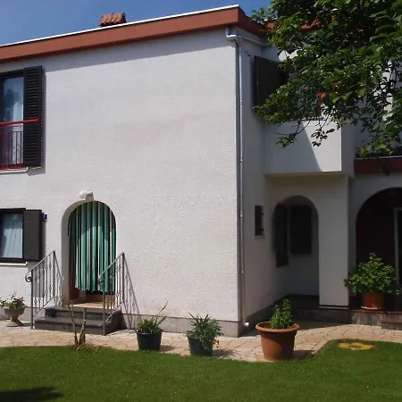 Apartment In Istrien 8354 Valbandon