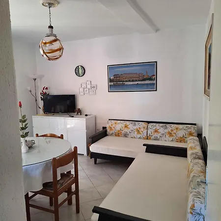 Apartment In Istrien 8354 Valbandon